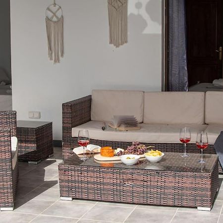 Casa Marlay Spacious, Heated Pool, Bbq & Fast Wi-Fi Only 15 Minutes Walk To Town Playa Blanca  Exterior foto