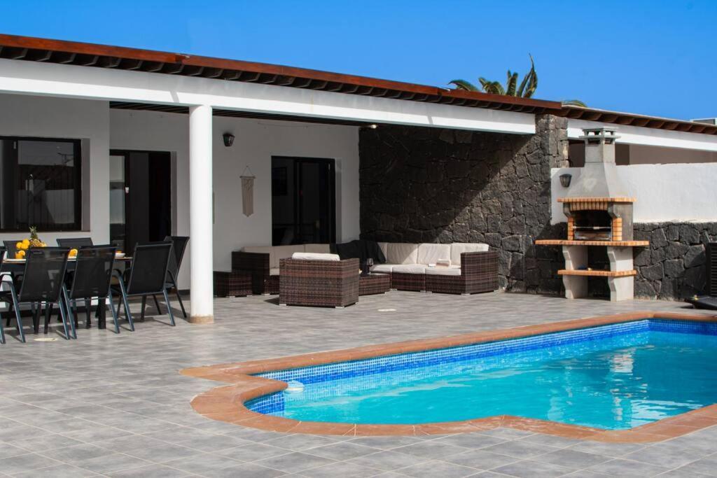 Casa Marlay Spacious, Heated Pool, Bbq & Fast Wi-Fi Only 15 Minutes Walk To Town Playa Blanca  Exterior foto