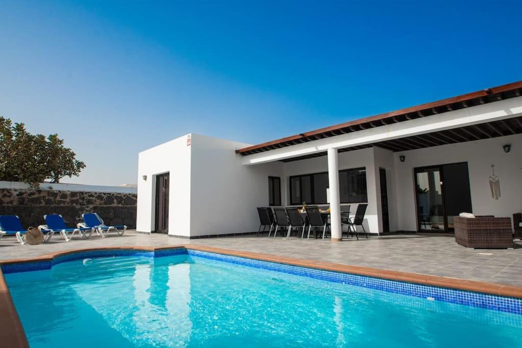 Casa Marlay Spacious, Heated Pool, Bbq & Fast Wi-Fi Only 15 Minutes Walk To Town Playa Blanca  Exterior foto