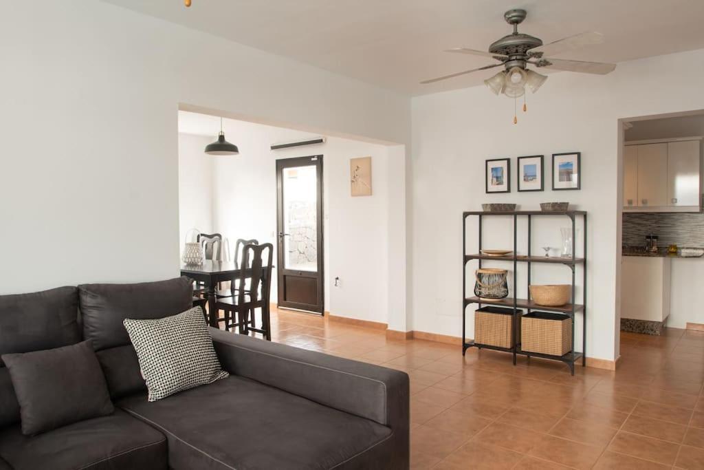 Casa Marlay Spacious, Heated Pool, Bbq & Fast Wi-Fi Only 15 Minutes Walk To Town Playa Blanca  Exterior foto