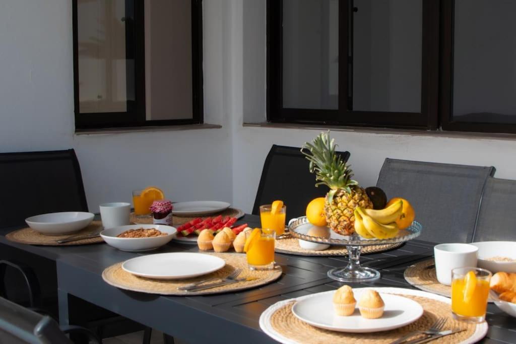 Casa Marlay Spacious, Heated Pool, Bbq & Fast Wi-Fi Only 15 Minutes Walk To Town Playa Blanca  Exterior foto