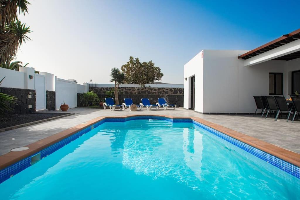 Casa Marlay Spacious, Heated Pool, Bbq & Fast Wi-Fi Only 15 Minutes Walk To Town Playa Blanca  Exterior foto