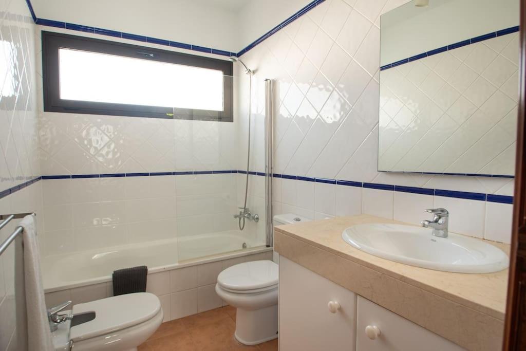 Casa Marlay Spacious, Heated Pool, Bbq & Fast Wi-Fi Only 15 Minutes Walk To Town Playa Blanca  Exterior foto