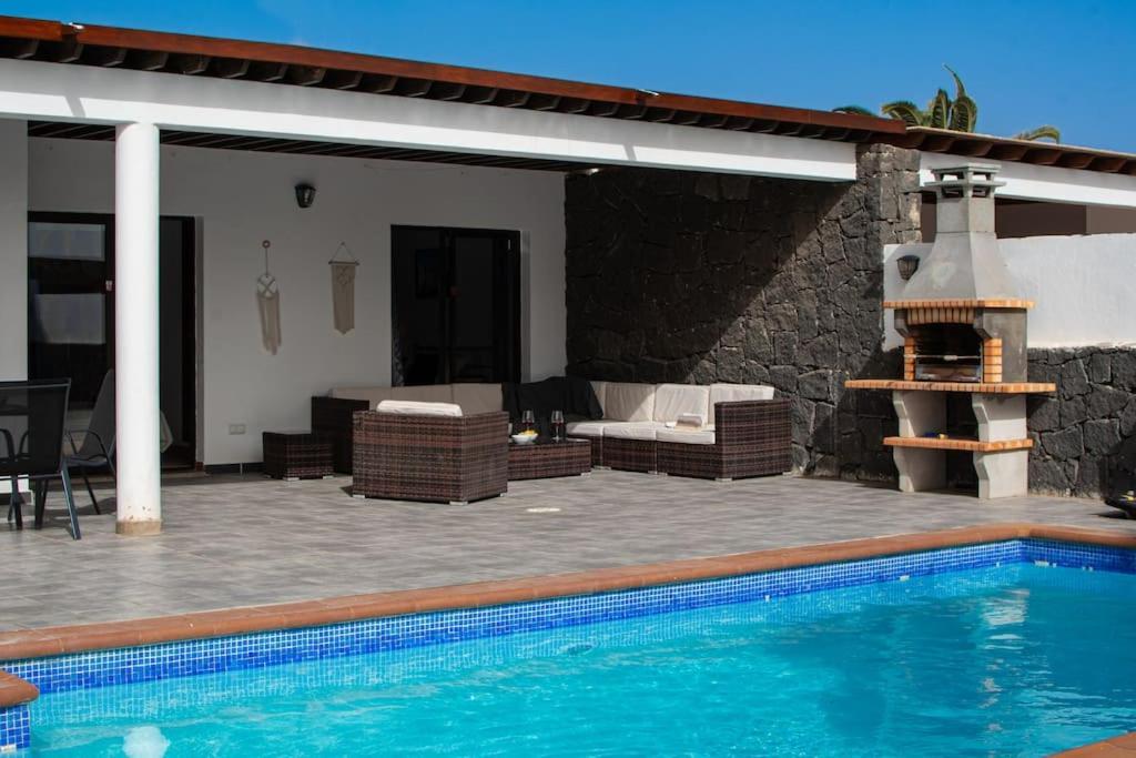 Casa Marlay Spacious, Heated Pool, Bbq & Fast Wi-Fi Only 15 Minutes Walk To Town Playa Blanca  Exterior foto