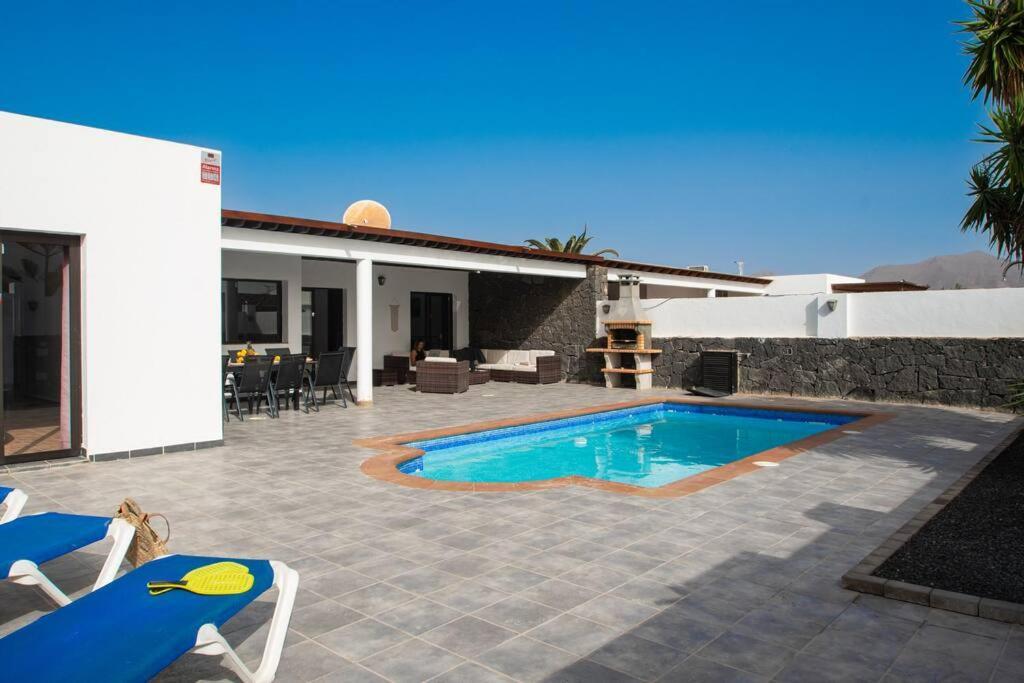 Casa Marlay Spacious, Heated Pool, Bbq & Fast Wi-Fi Only 15 Minutes Walk To Town Playa Blanca  Exterior foto