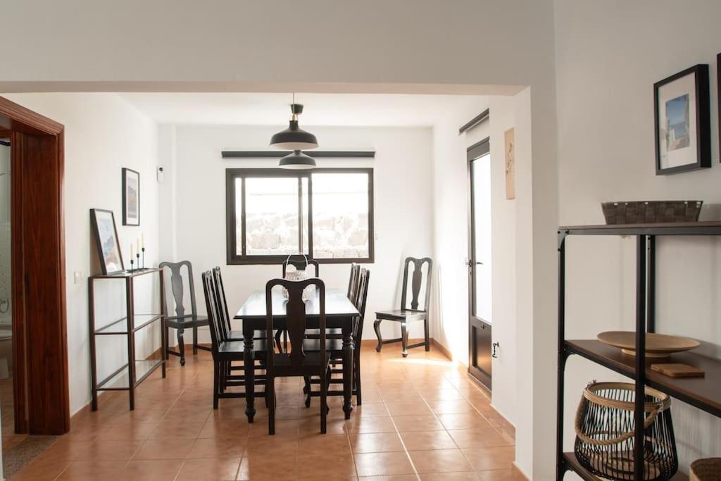 Casa Marlay Spacious, Heated Pool, Bbq & Fast Wi-Fi Only 15 Minutes Walk To Town Playa Blanca  Exterior foto