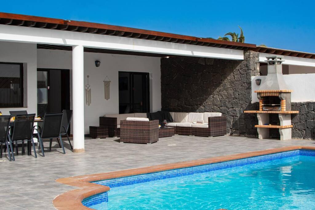 Casa Marlay Spacious, Heated Pool, Bbq & Fast Wi-Fi Only 15 Minutes Walk To Town Playa Blanca  Exterior foto